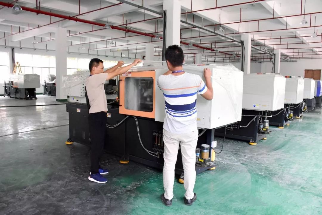 百宏光電又一批設備進入安裝調試,再創項目建設新速度